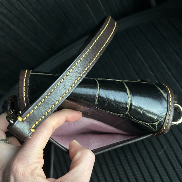 Dooney & Bourke brown faux crocodile crossbody purse - Picture 4 of 5